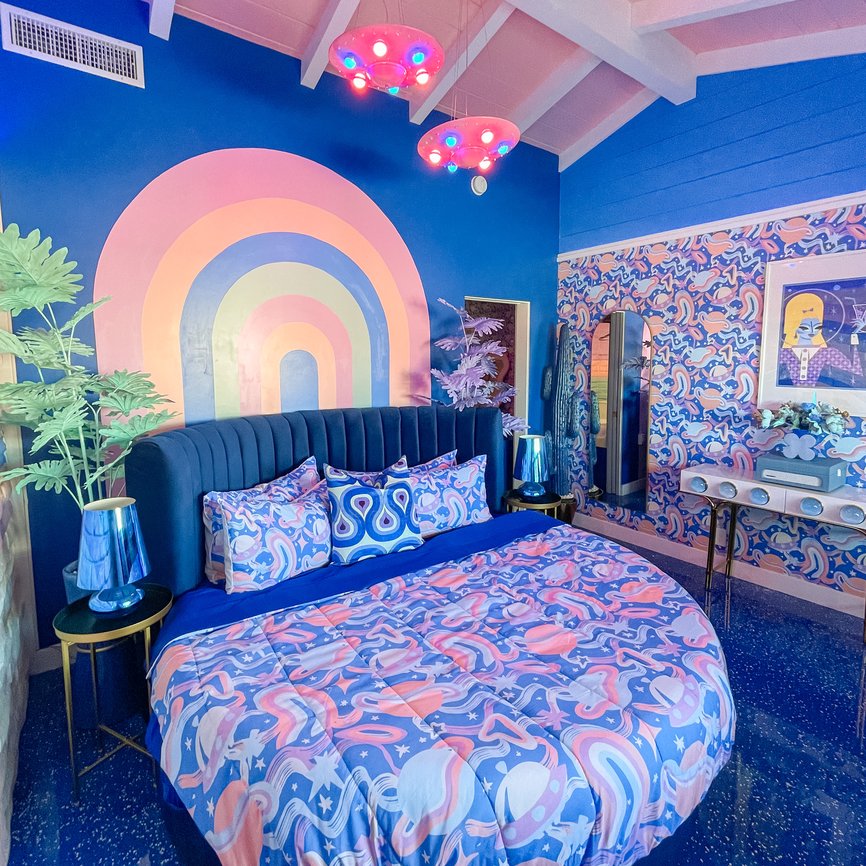 Atomic Bombshell Room